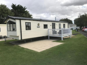 3 bedroom deluxe caravan